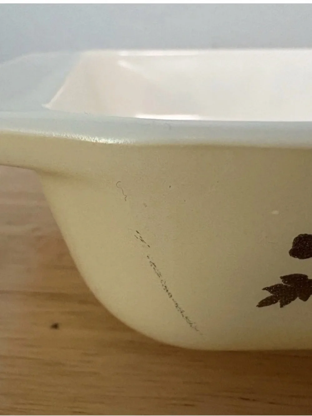Vintage 1960’s Pyrex Gold Acron Casserole Dish 550C 24